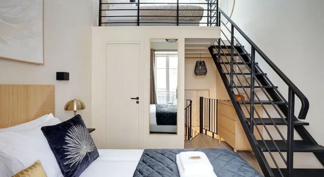 Cottage With 2 Rooms in Batignolles, Забронировать Дом для отпуска Виллы Парижа, рядом с Вокзал Сен-Лазар, Вилла