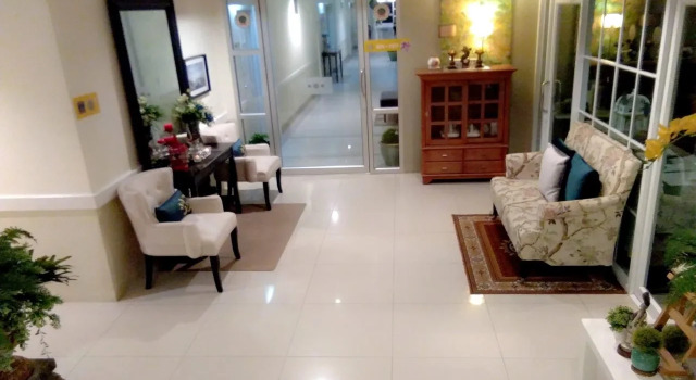 Siri Thani Hotel