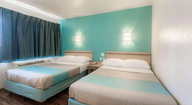 Четырёхместный номер Deluxe Motel 6-Del Rio, TX