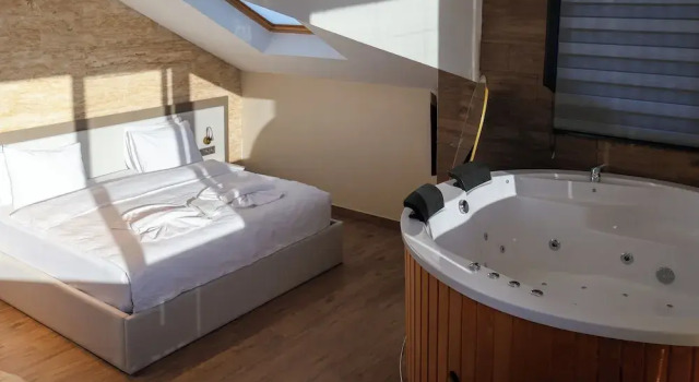 Verona Hotel, Varaa Hotelli Hotellit Marmara-alue pysäköinnillä, Pysäköinti