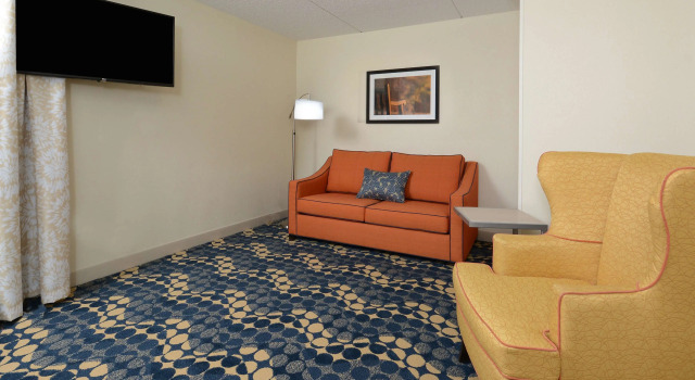 Hampton Inn Roxboro, Забронировать Отель Роксборо Северная Каролина