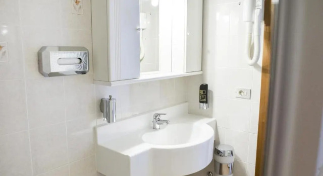 Трёхместный номер Standard Hotel Eden