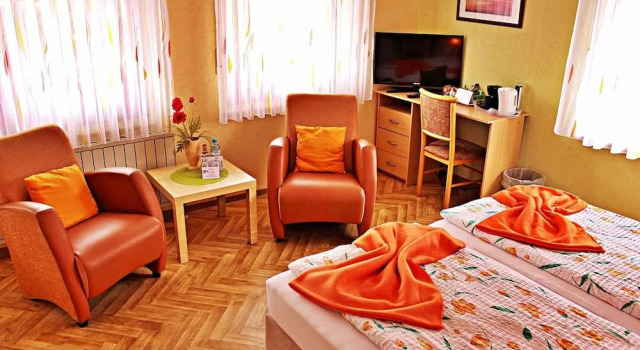 Hotel Seerose Bostalsee, Забронировать Отель Нофельден земля Саар, рядом с Озеро Бошталь
