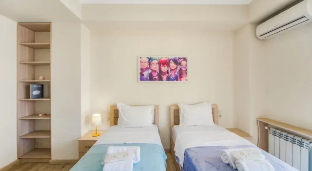 Семейные апартаменты с 2 комнатами с балконом и с видом на город Stay Inn на ул. Кохбаци