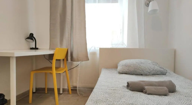 Номер Standard Room with privat shower in 3 rooms apartment