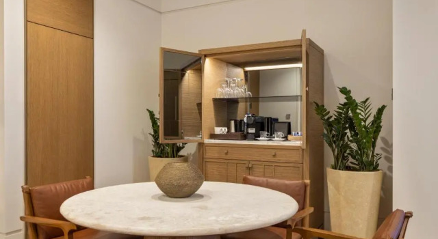 Люкс Regency Grand Hyatt Izmir IstinyePark