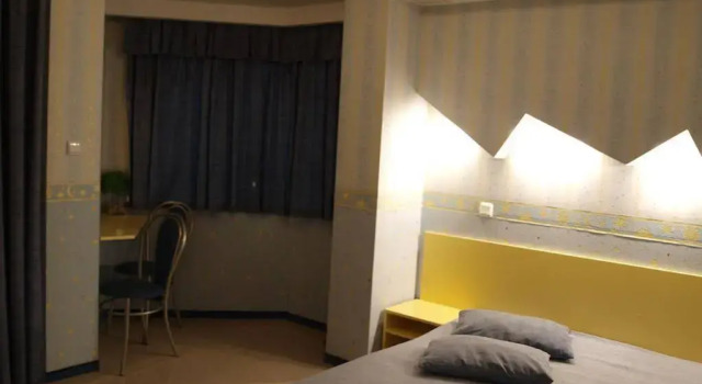Paralax Hotel