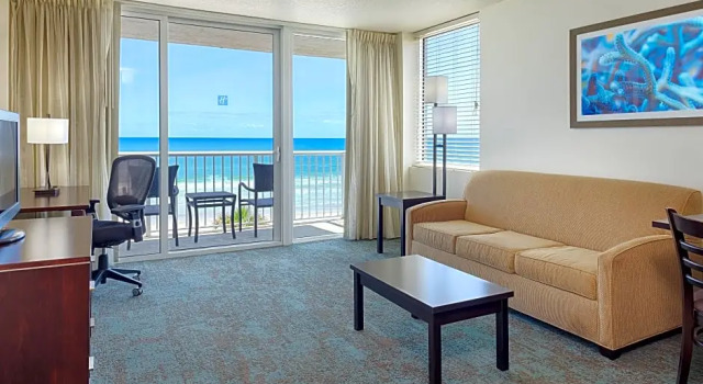 Двухместный люкс c 1 комнатой oceanfront Holiday Inn Resort Daytona Beach Oceanfront by IHG