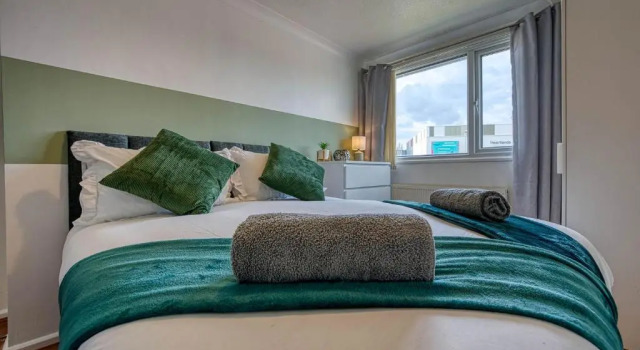 Contractor House near Birmingham City Centre HS2 BCU and ASTON University M6 Motorway Private Garden FREE Superfast WIFI, Забронировать Отель Отели Бирмингема с парковкой, рядом с Бирмингемский городской университет, Парковка