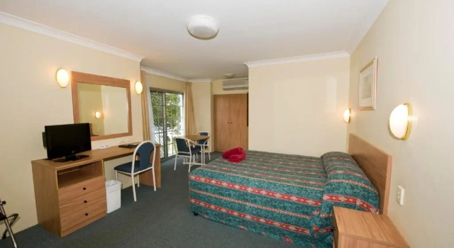 Двухместный номер Deluxe с балконом Colonial Court Motor Inn