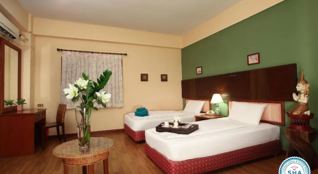 Двухместный номер Superior с балконом People Place Classic Hotel