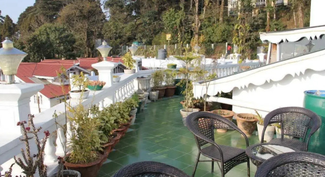 R.J. Resort, Забронировать Курортный отель Отели Дарджилинг 3 звезды, рядом с Храм Махакал Мандир, 3*