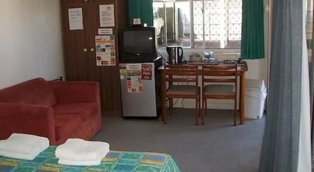 Sandy Court Holiday Units, Rezerwuj Hotel Hotele w Noosa z basenem, Basen