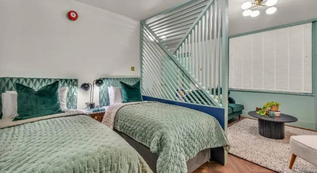 Апартаменты Modern Kensington Apartments