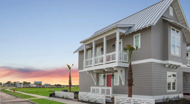 New Listing! New : Pool, Golf Cart, Near Beach 4 Bedroom Home