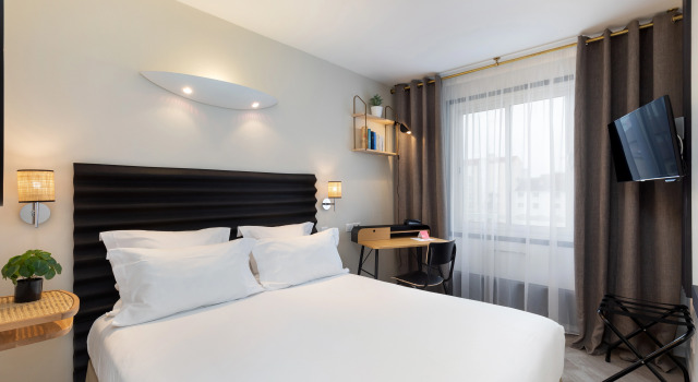 Chromatics Hotel & Restaurant The Hill Club by happyculture
