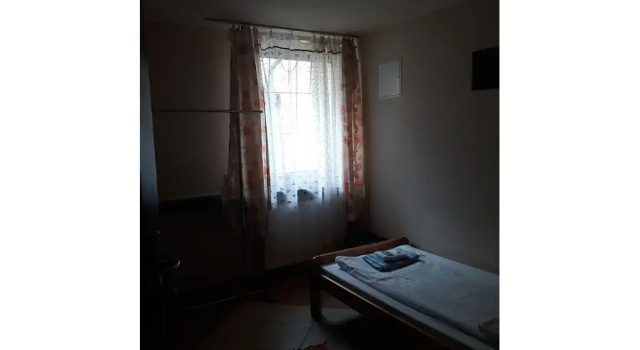 ETNA - Hostel -Noclegi Rzeszów 24 Pokoje -PARKING, Забронировать Отель Недорогие отели Жешув, рядом с Парк культуры и отдыха, недорого
