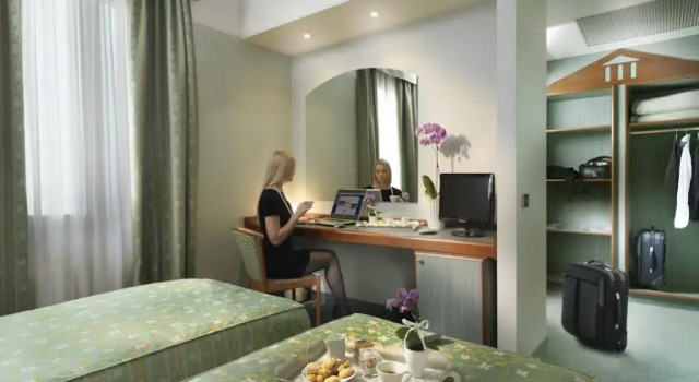 Piramidi Hotel, Prenota Hotel Hotel a Veneto con parcheggio, Parcheggio