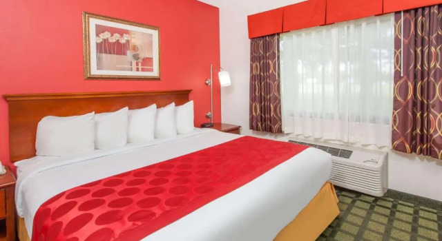Двухместный номер Standard Baymont by Wyndham Decatur IL North
