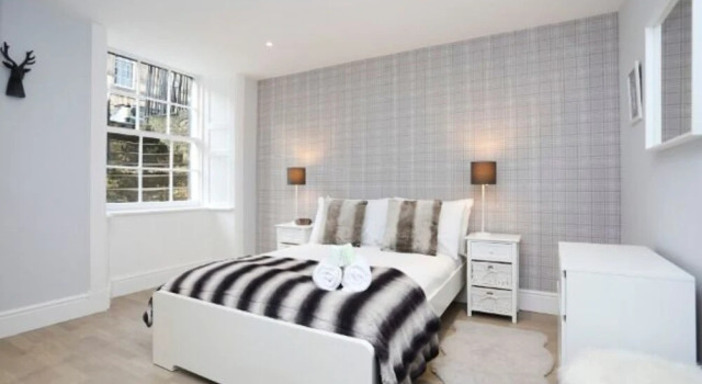 Modern, Stylish Apt. in Excellent Central Location, Забронировать Отель Отели Эдинбурга 3 звезды, рядом с Scottish Widows Bank Plc, 3*