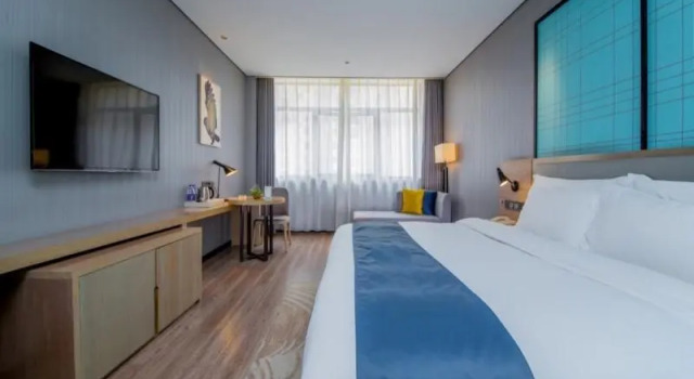 VX Hotel Hubei Wuhan Jiang'an District Houhu Xinrong Passenger Station