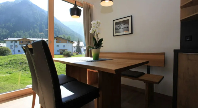 Appartamento Deluxe 1 camera da letto con balcone e con vista sulle montagne Engadin Lodge PREMIUM & PRIVATE