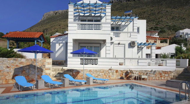 Fantastic luxe modern Villa, large garden, private pool, outdoor kitchen NW