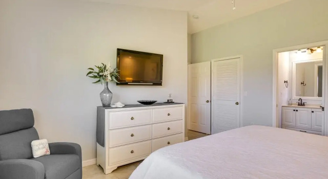 4 Mi to Downtown: Cape Coral Oasis w/ Pool + Lanai