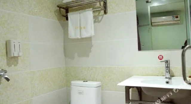 Yuening Hostel, Rezerwuj Hostel Hotele w Jiangmen z parkingiem, Parking
