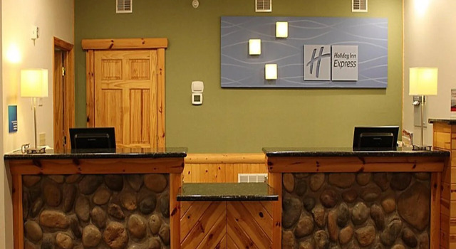 Holiday Inn Express Munising-Lakeview by IHG, 预订 酒店 缪尼辛 密歇根州