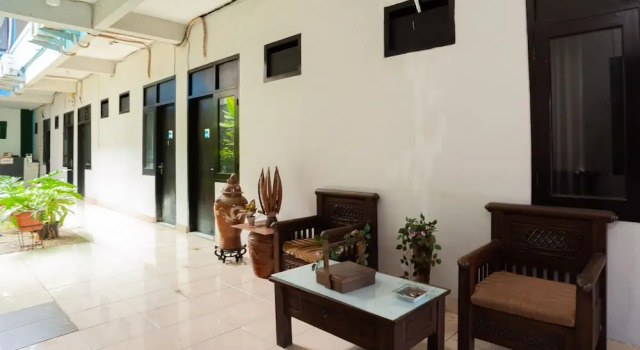 RedDoorz Syariah near Margonda Raya