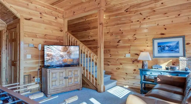 Aspens Envy 4 Bedroom Home with Mountain View