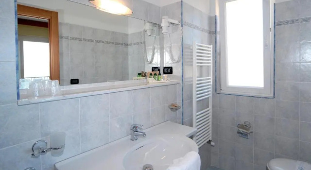 Трёхместный номер Standard с балконом Piccolo Hotel