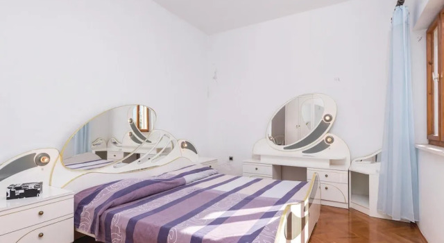 Awesome Home in Dingac With Wifi and 4 Bedrooms