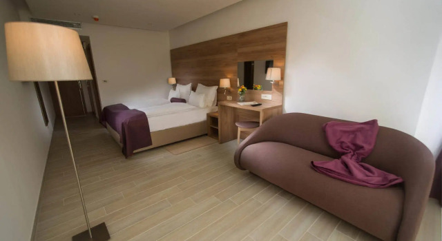 Hotel Biokovo, Забронировать Отель Отели Макарска по системе «всё включено», рядом с Набережная Рива (Макарска), Всё включено