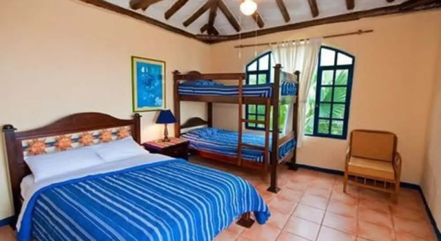 Четырёхместный номер Standard с балконом Mantaraya Lodge