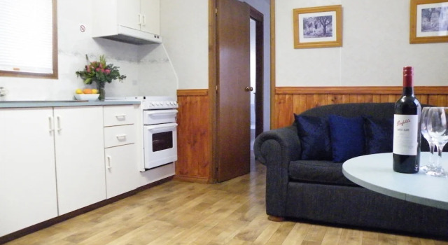 Номер Superior c 1 комнатой с балконом Lake Hamilton Motor Village and Caravan Park