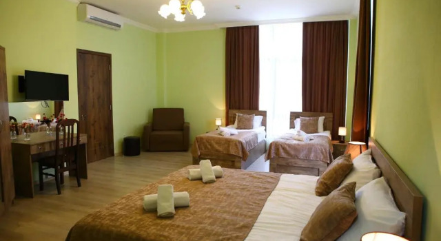 Четырёхместный номер Standard Hotel Holiday Villa