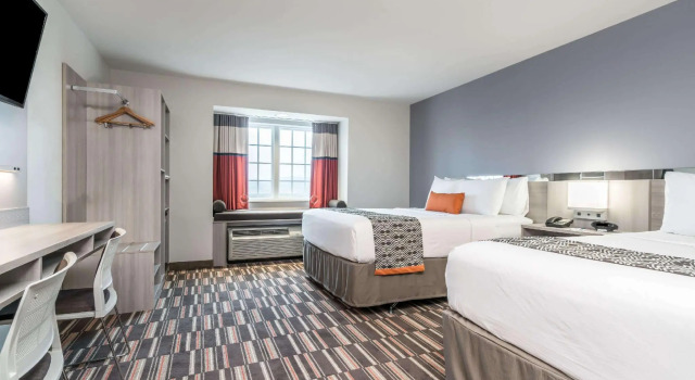 Четырёхместный номер Standard Spark by Hilton Rochester South