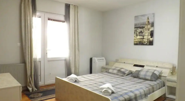 Three Bedroom Apartment With Garden