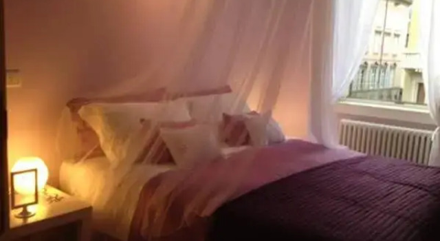 B&B Bonne Nuit, Забронировать Отель Бергамо Bergamo Province, рядом с Пьяцца Веччиа