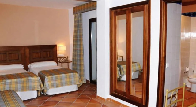 Hostal Doña Lola Marina