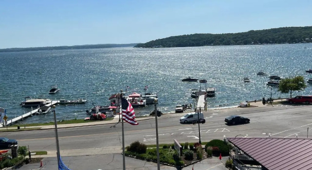 Номер Standard с видом на озеро Harbor Shores on Lake Geneva
