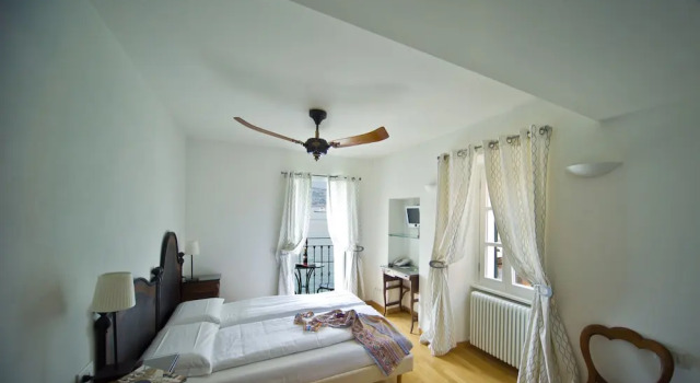Двухместный номер Standard с балконом и с видом на озеро Albergo Milano