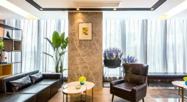 Homeinn Selected Hotel (Chengdu East Railway Station Huaishudian Subway Station), Boek Hotel Hotels in Chengdu met parkeren, Parkeren