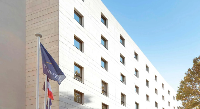 Novotel Atria Nimes Centre, Varaa Hotelli Liikematkailuhotellit kohteessa Gard, 4* 5*