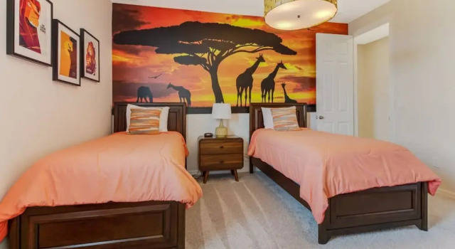 Upscale 9BR Stay With Pool and Themed Rooms, Book Feriehus Villaer i Florida, Villa