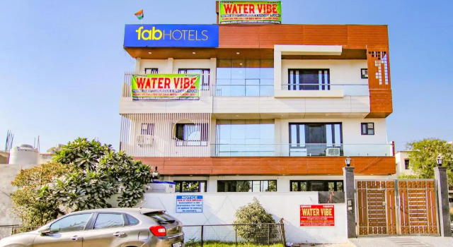 FabHotel Nirvana - 600m from CK Birla Hospital Gurgaon