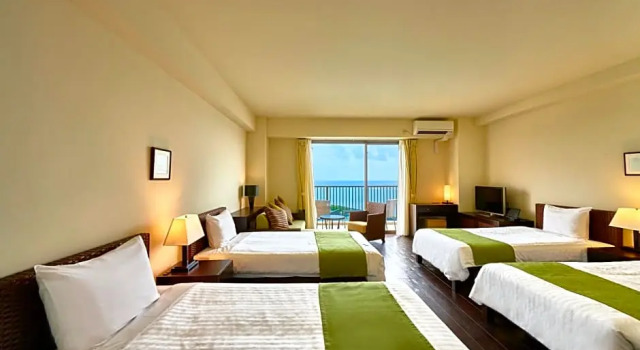 Семейный номер Standard с видом на море Hotel Breezebay Marina