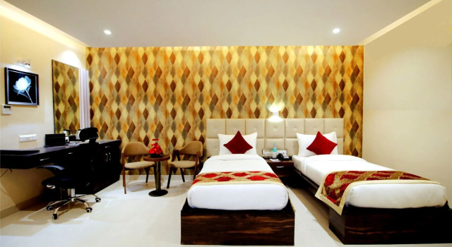Pinnacle by Click Hotels, Lucknow